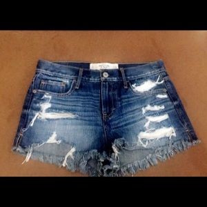 Abercrombie & Fitch distressed denim shorts sz 0